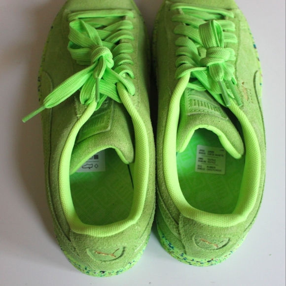 ✨🆕✨ NWOB Puma Suede Shoes for Kids - Picture 7 of 13